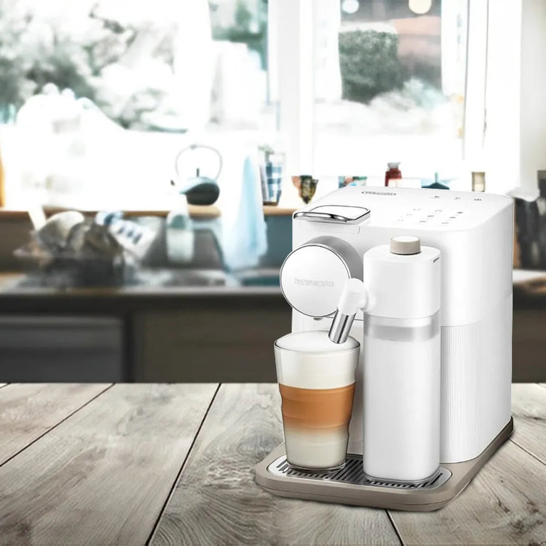 Nespresso Gran Lattissima EN640 Coffee and Espresso Machine by DeLonghi